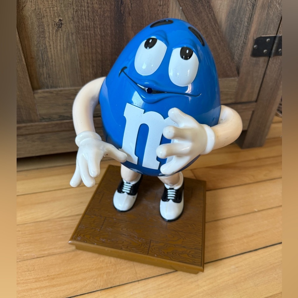 Vintage 90s‎ Mars Inc. M&Ms candy dispenser blue nostalgic